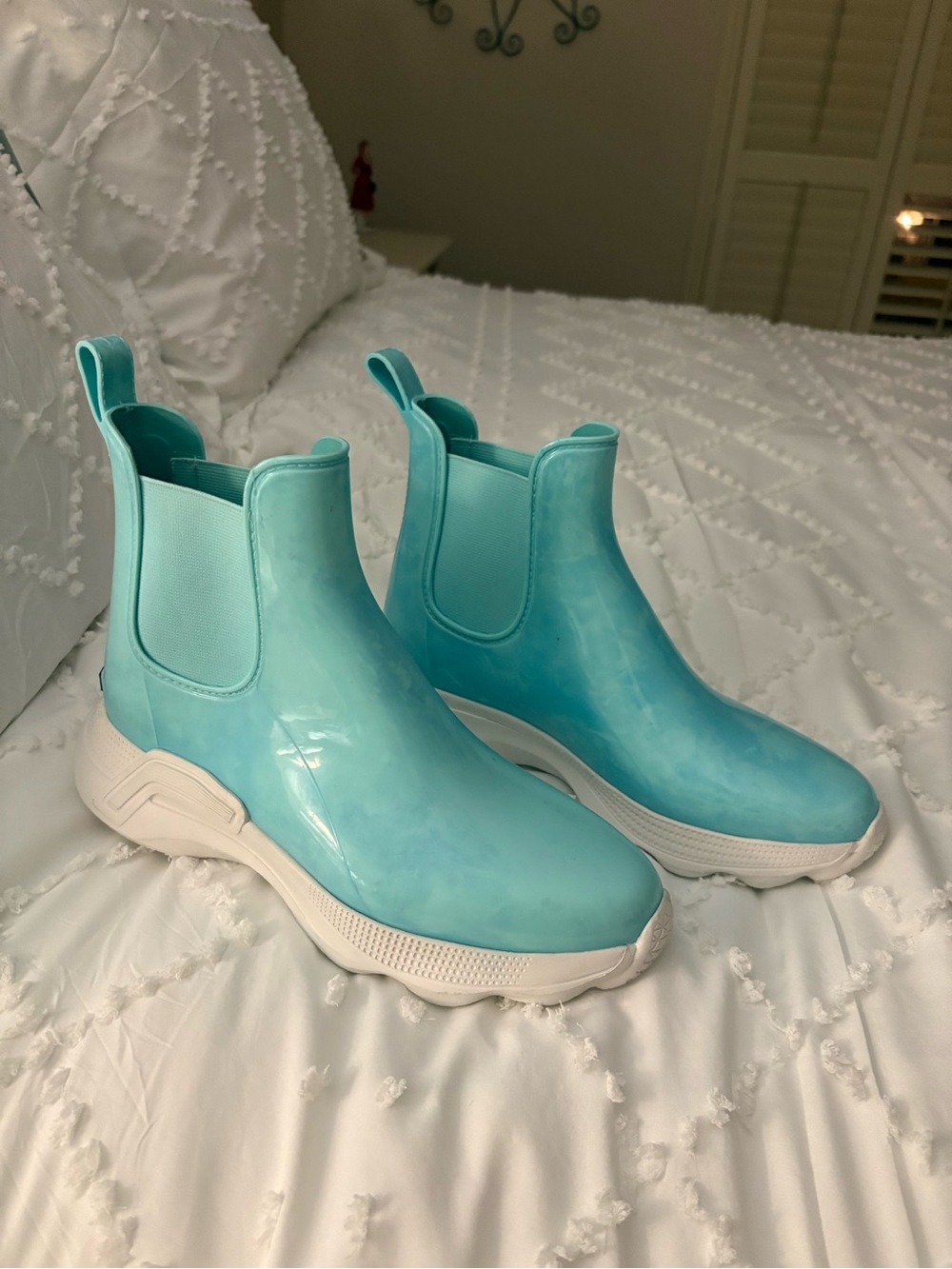 Kenneth Cole Aqua Blue Slip-On Chelsea Sneaker Booties for Women-Pre-Owned-